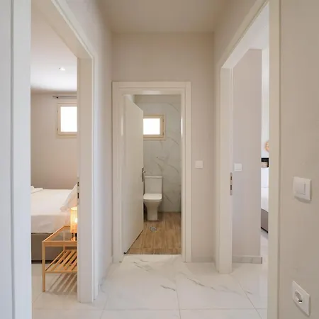 Helicon Luxury Villa *