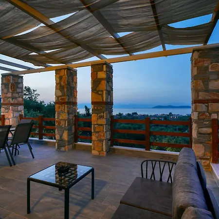 Helicon Luxury فيلة لايميناس