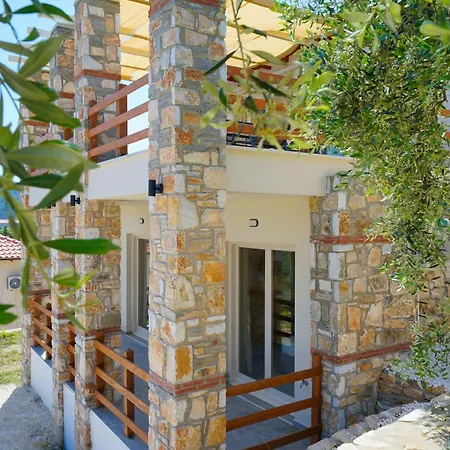 Helicon Luxury לימנאס