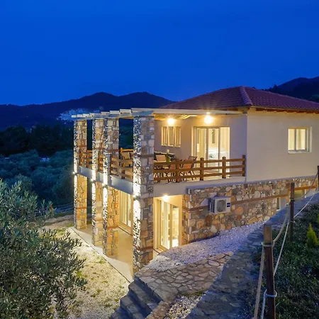 Helicon Luxury לימנאס