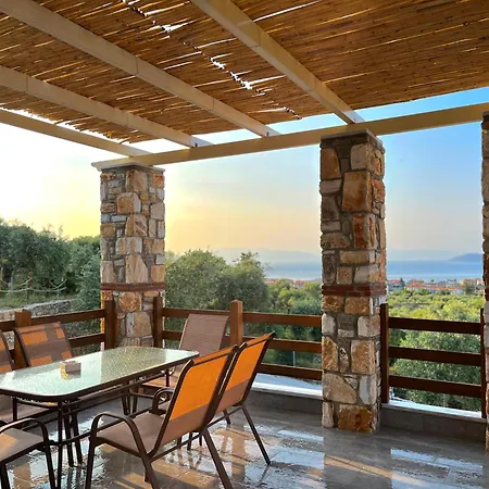 Helicon Luxury فيلة لايميناس