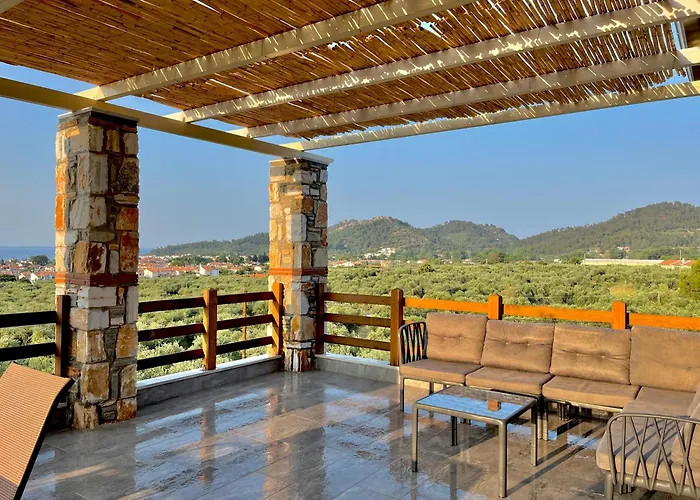 Helicon Luxury Villa *